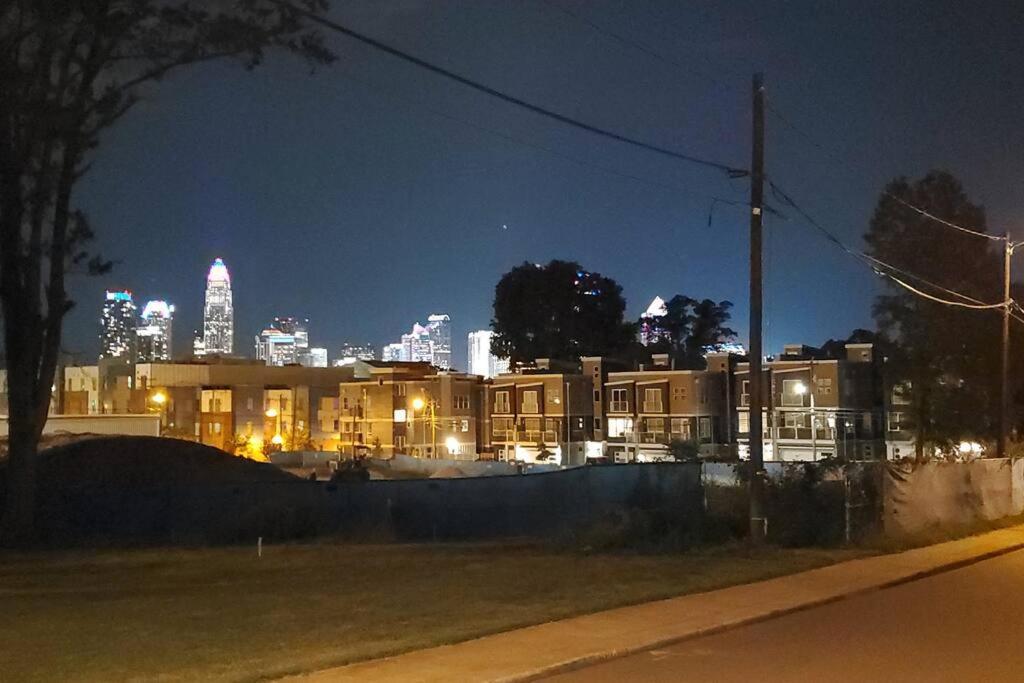 Suite 7, Sleep 6, Walk To Attractions In Uptown Charlotte Dış mekan fotoğraf